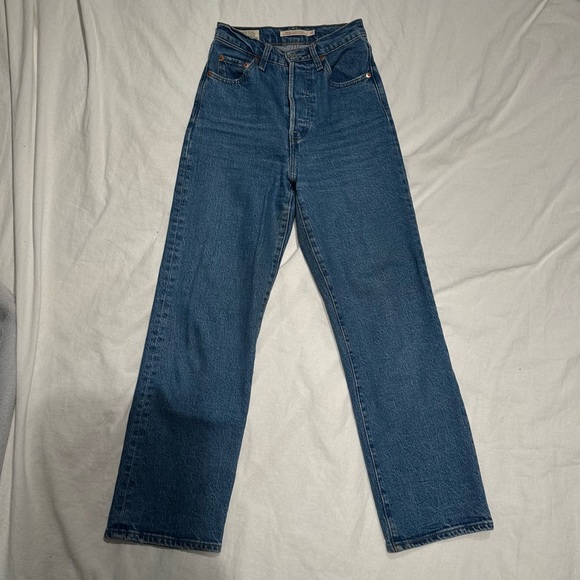 Levi’s Ribcage Size 23 - Picture 2 of 2